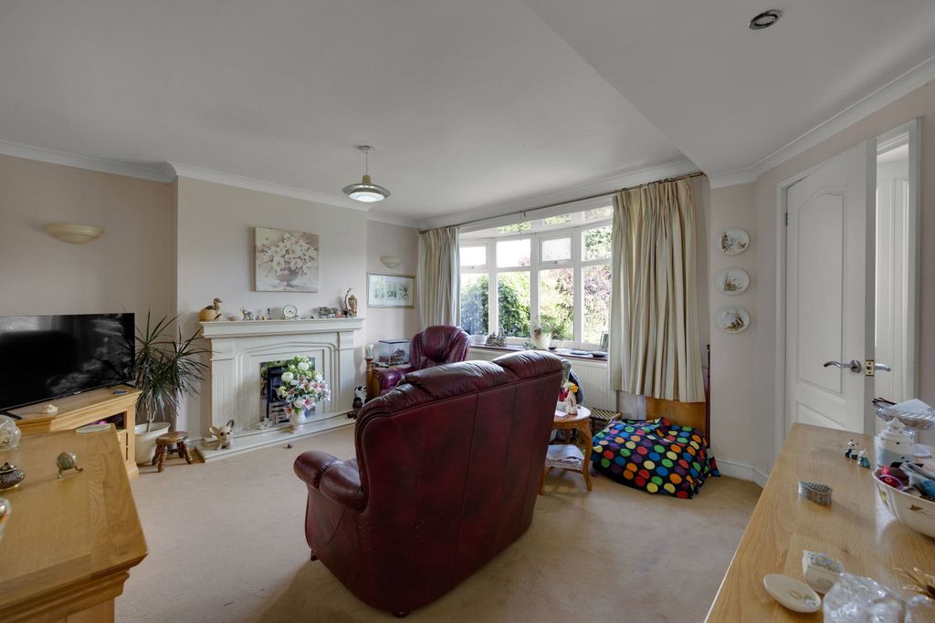 Property photo 2 of 19