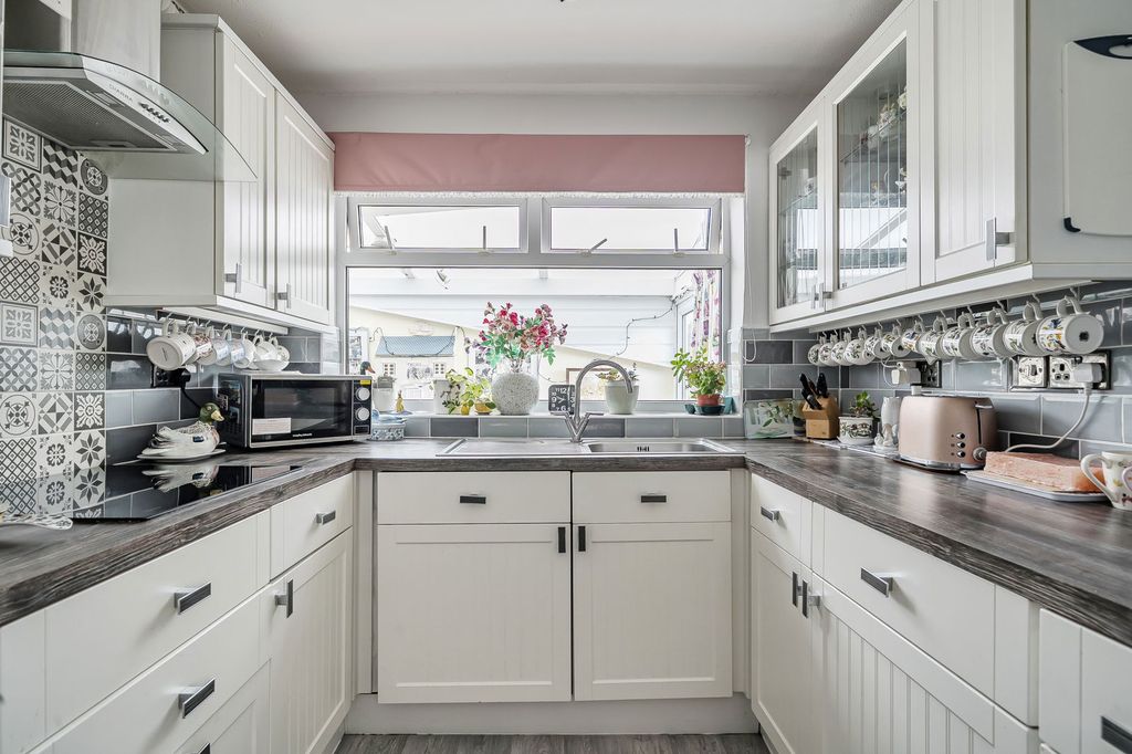 Property photo 3 of 22