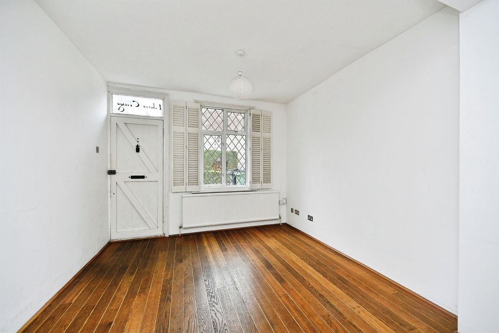 Property photo 2 of 21