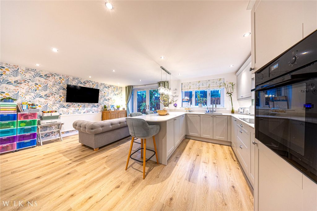 Property photo 3 of 30 Picture No. 18