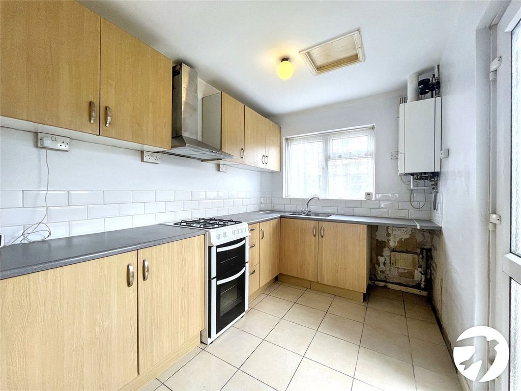 Property photo 3 of 10 Picture No. 20