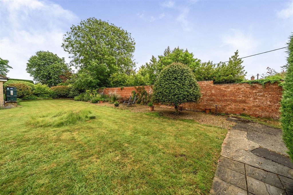 Property photo 3 of 23 Eastern Garden To Wall
