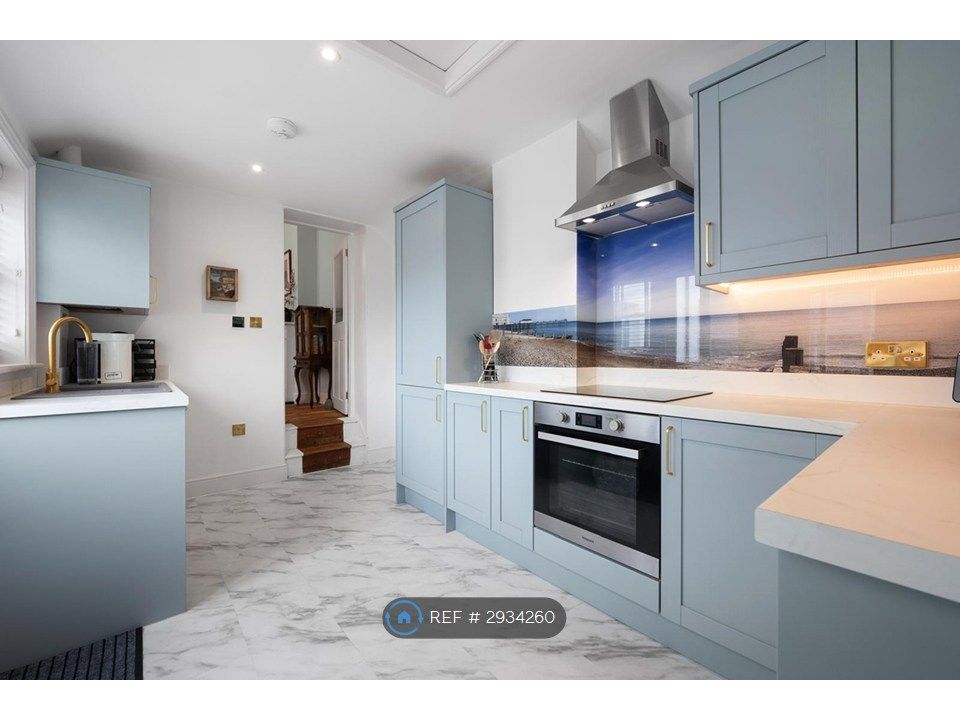Property photo 1 of 33 Induction Hob, Fan Oven, Feature Splashback