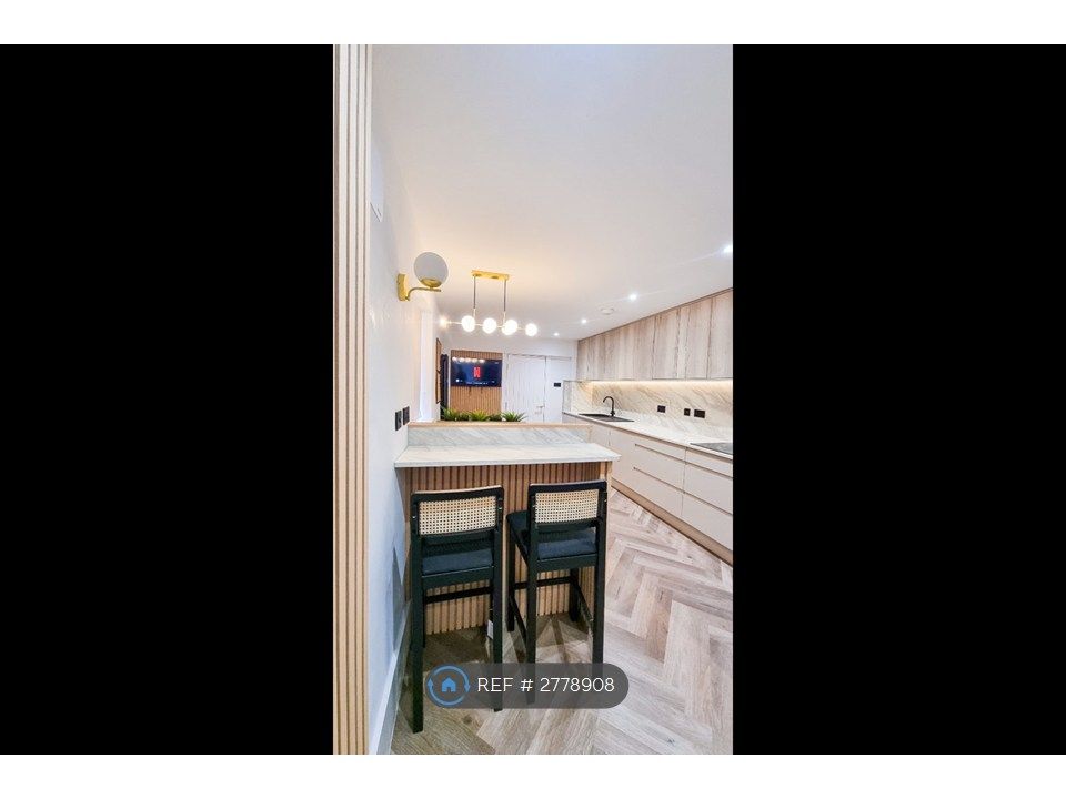 Property photo 3 of 35 Kitchen