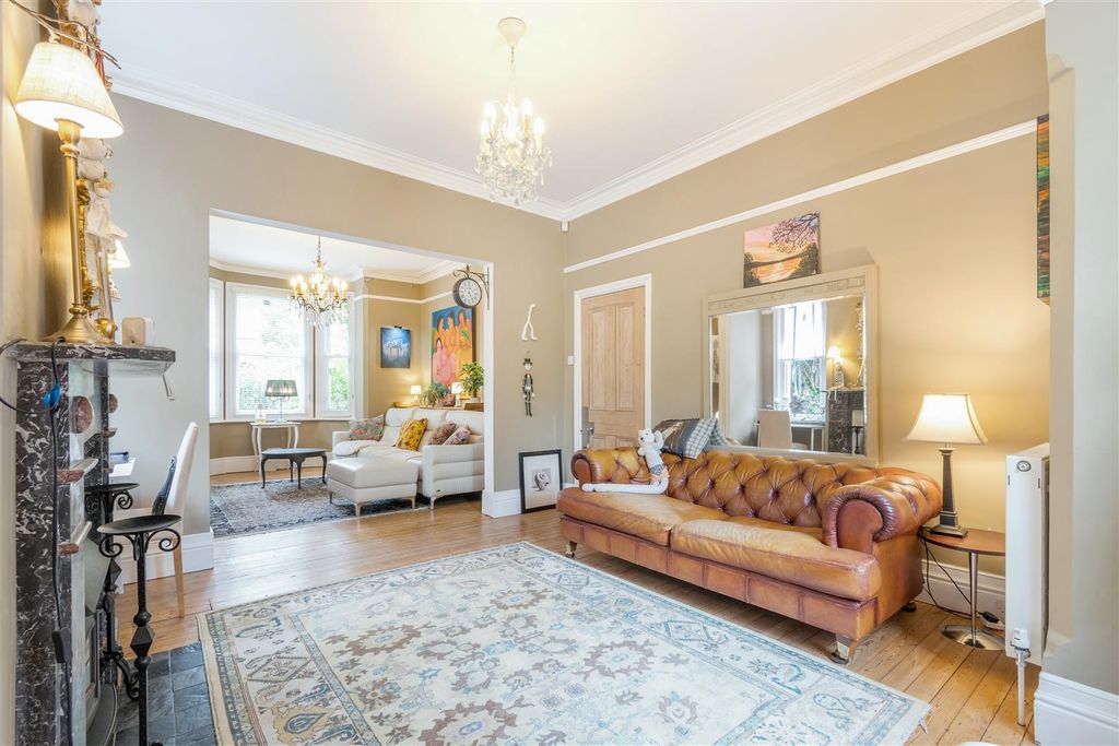 Property photo 2 of 47 8690001-Interior07.Jpg
