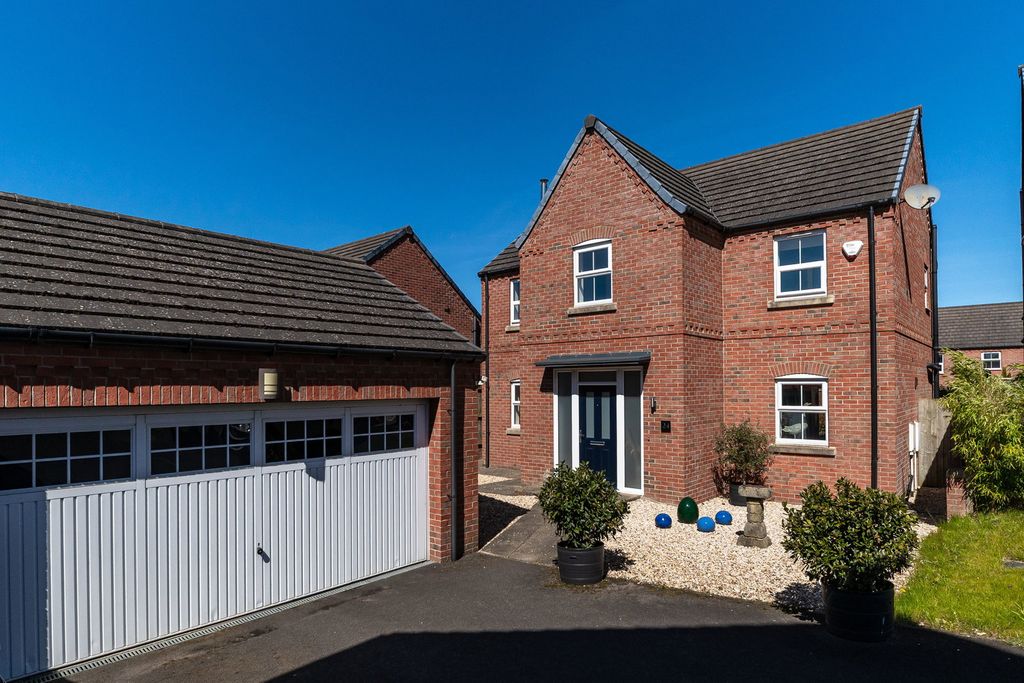 Property photo 1 of 30