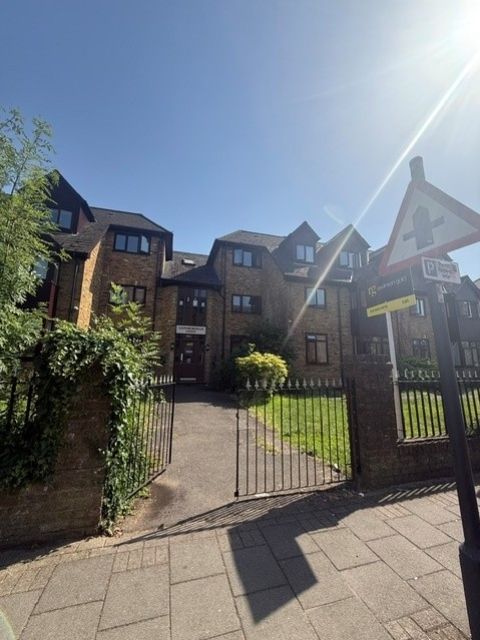 Property photo 1 of 6 Gainsborough 1