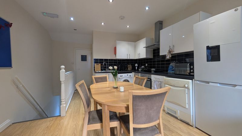 Property photo 2 of 7 Photo 8