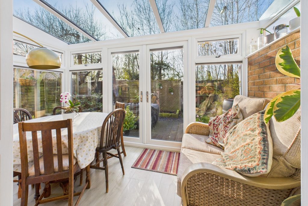 Property photo 3 of 27 Cam02545G0-Pr0531-Still002