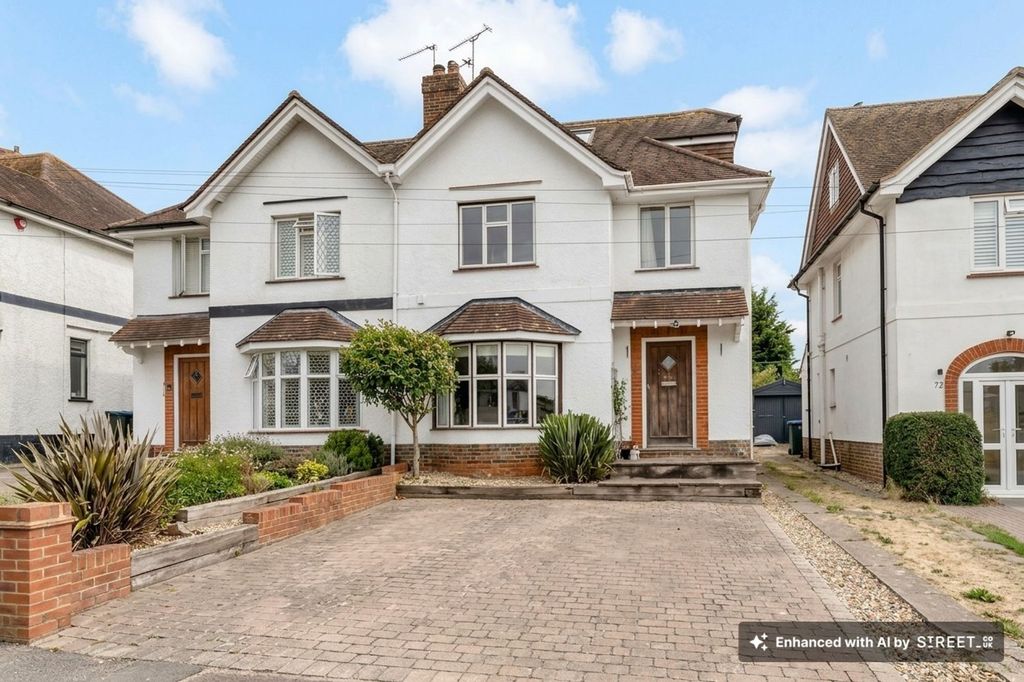 Property photo 1 of 32