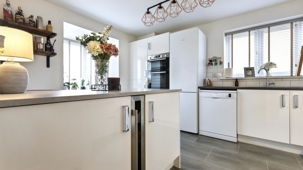 Property photo 3 of 19 Img_3262