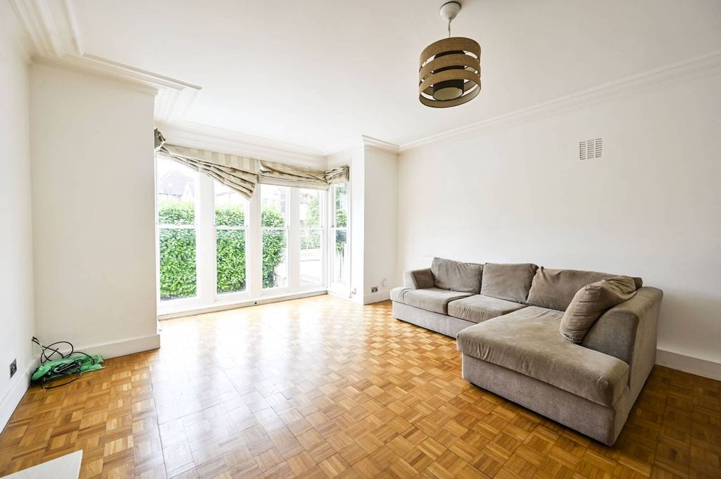 Property photo 2 of 8
