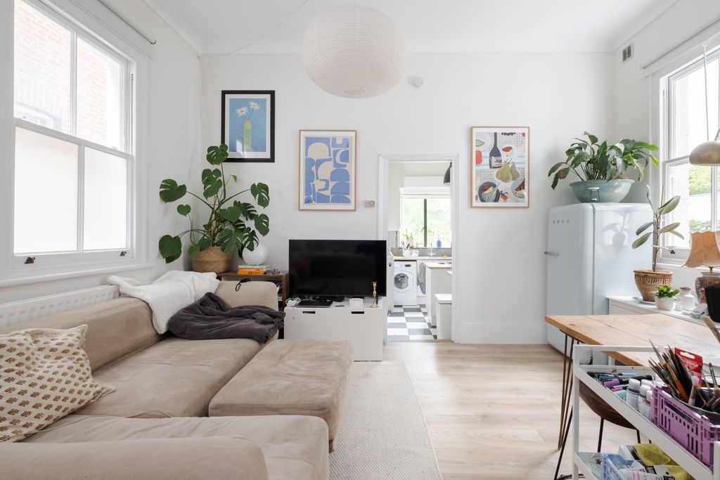 Property photo 1 of 18