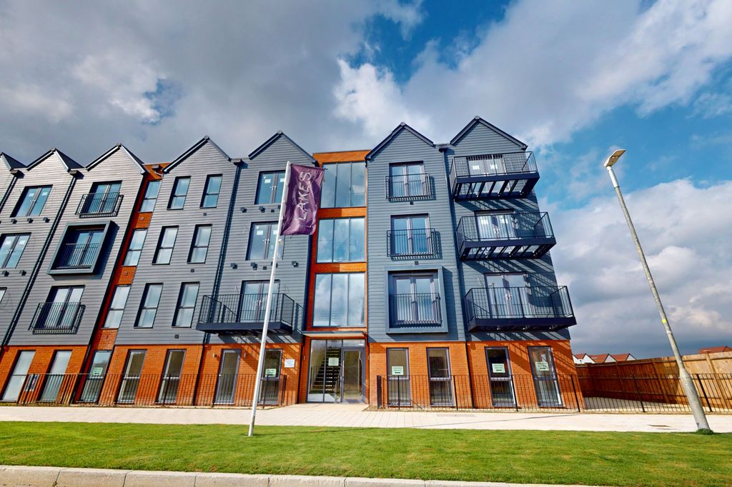 Property photo 2 of 9