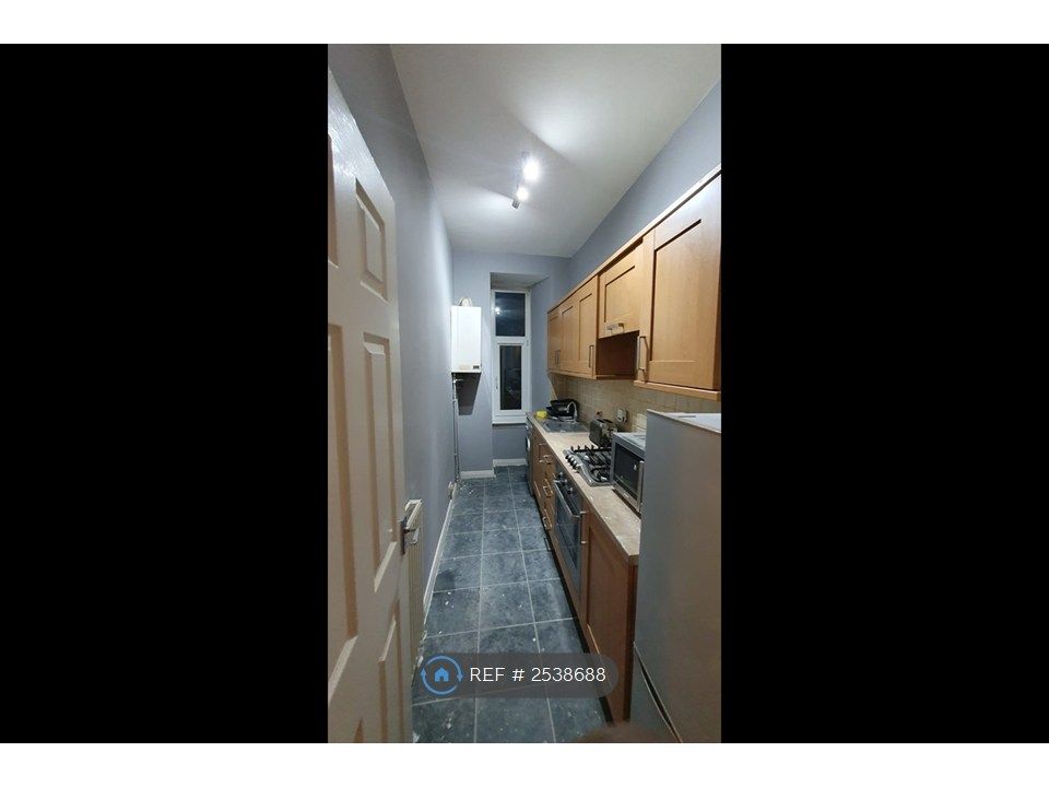 Property photo 3 of 10 Kitchen