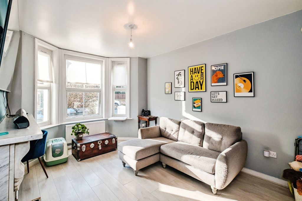 Property photo 2 of 19