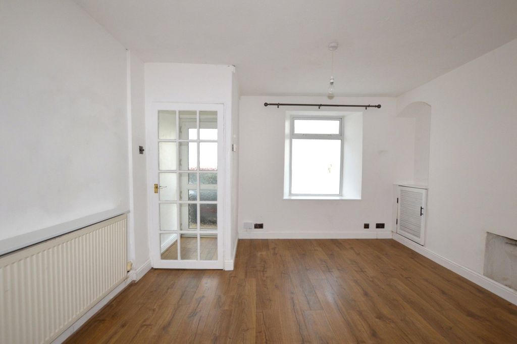 Property photo 2 of 10 2 - Picture No. 17