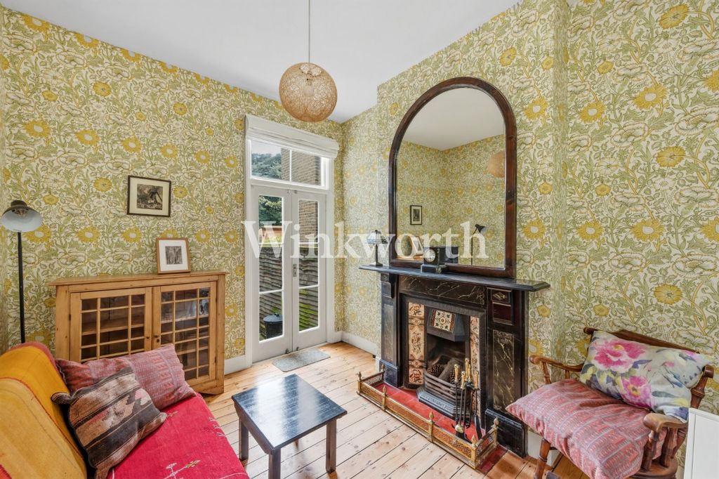 Property photo 3 of 23 Picture No. 20