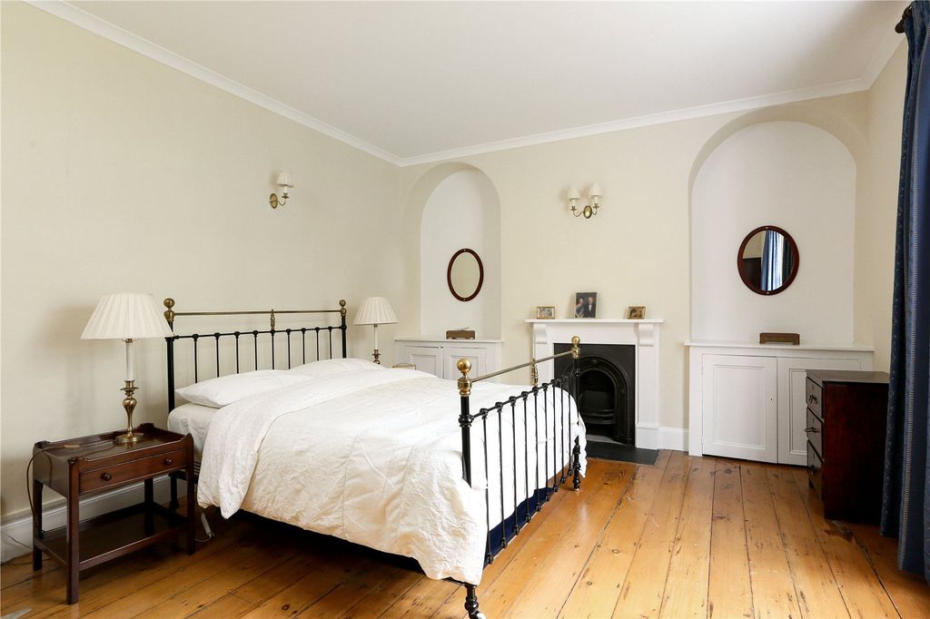 Property photo 3 of 17 Master Bedroom