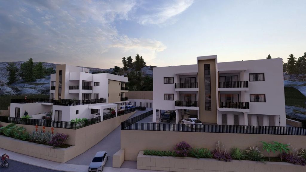 Property photo 2 of 21