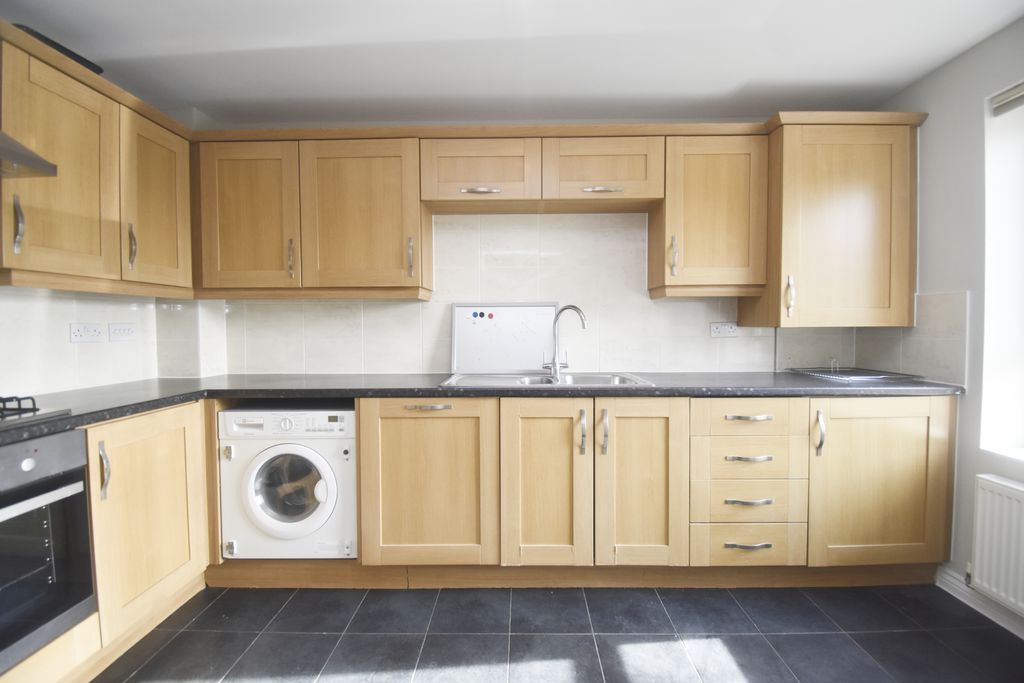 Property photo 2 of 19 Photo 3