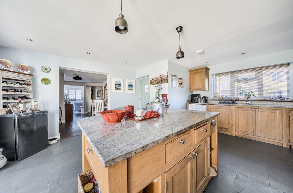 Property photo 3 of 26 1360900-15-68Daac...