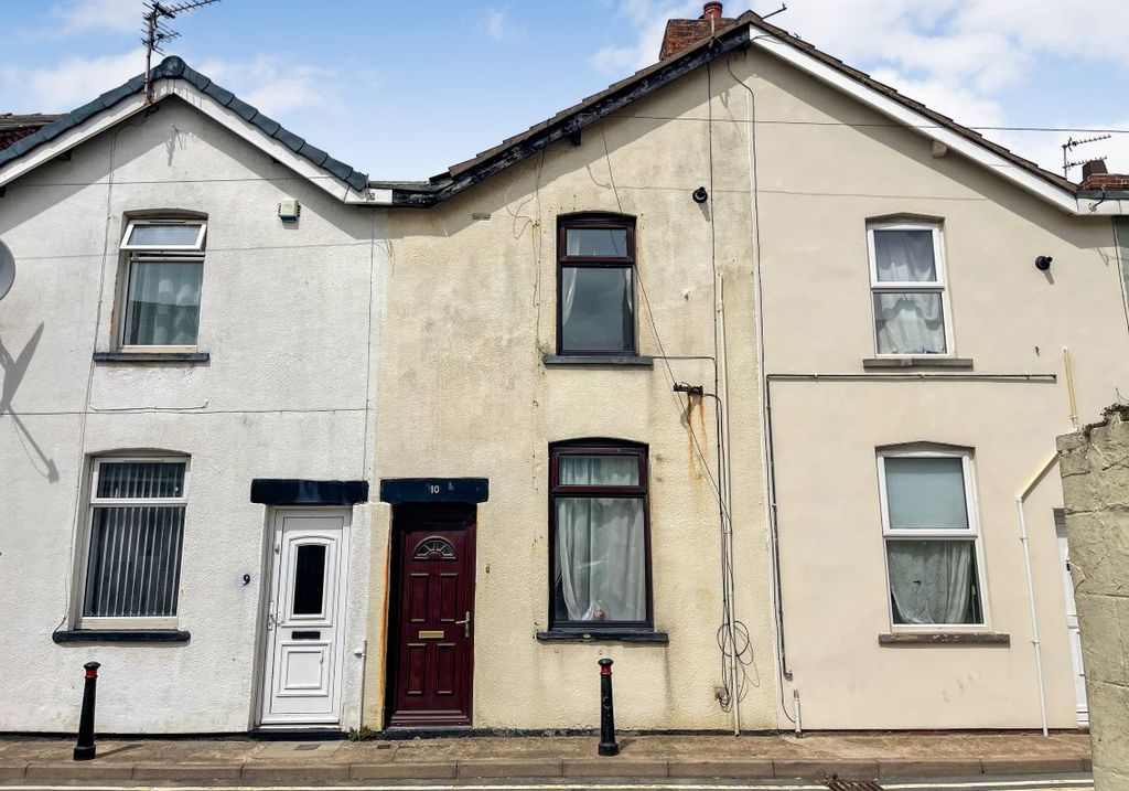 Property photo 1 of 12