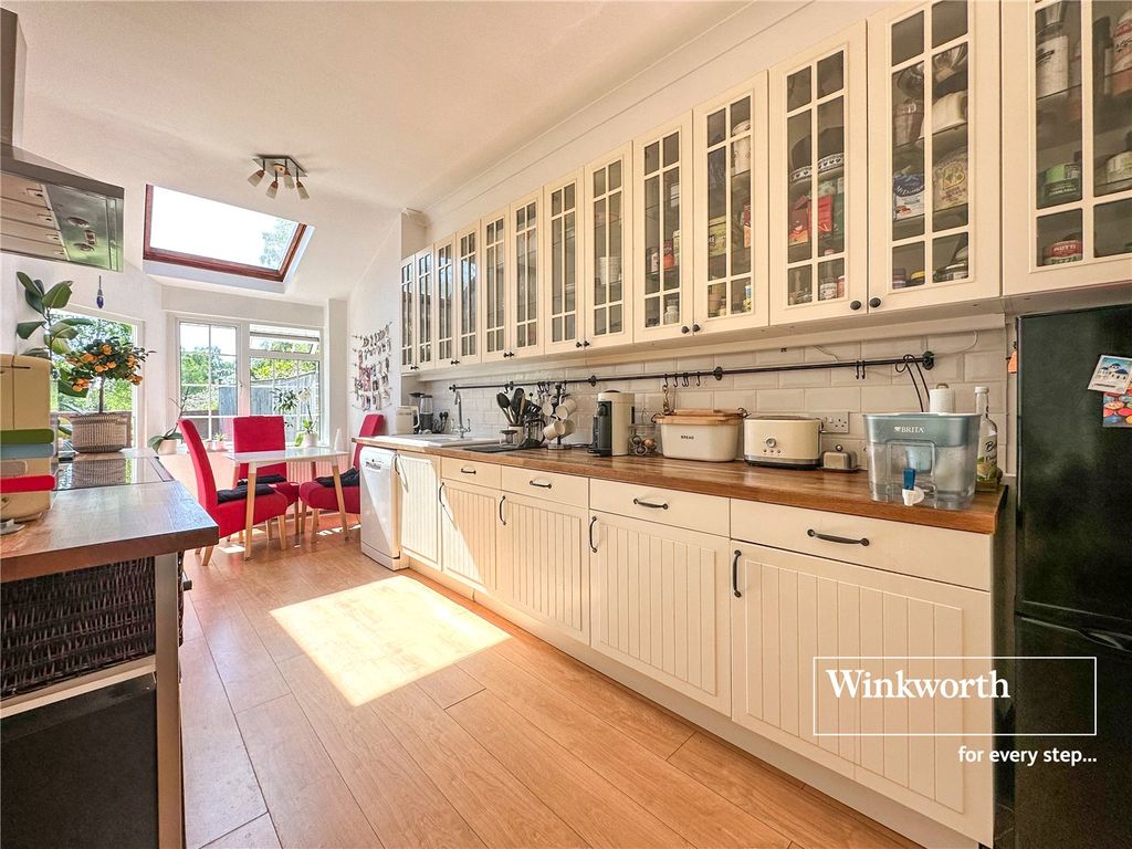 Property photo 2 of 18 Picture No. 06