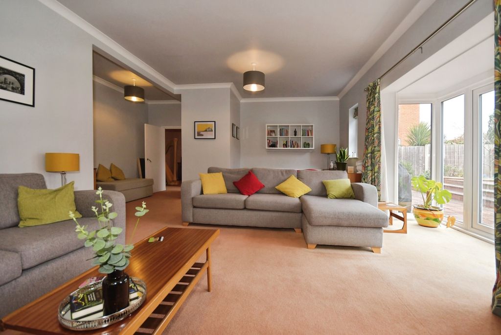 Property photo 3 of 20 Pbox-Img.Jpg