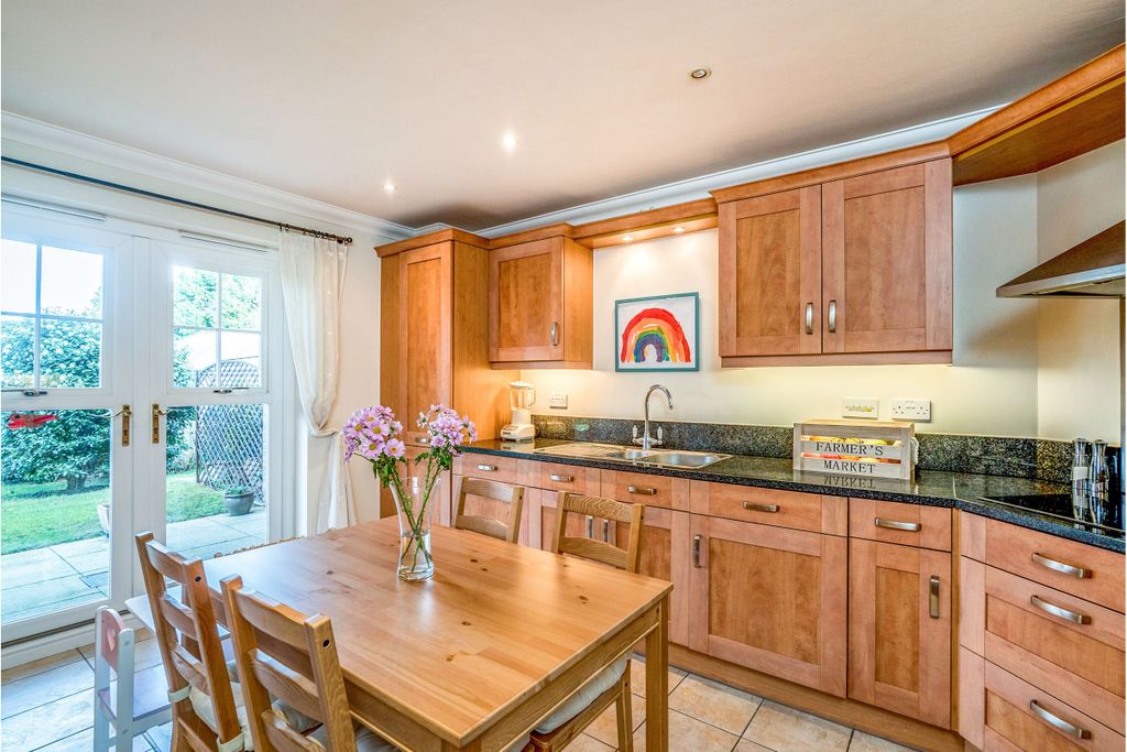 Property photo 3 of 7 28042Cf6-Dea2-4Fe5-B