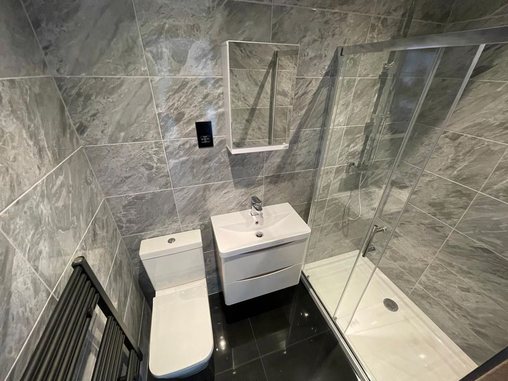 Additional image 8 of 2 bed flat to rentFlat 6, Cooper House HU1