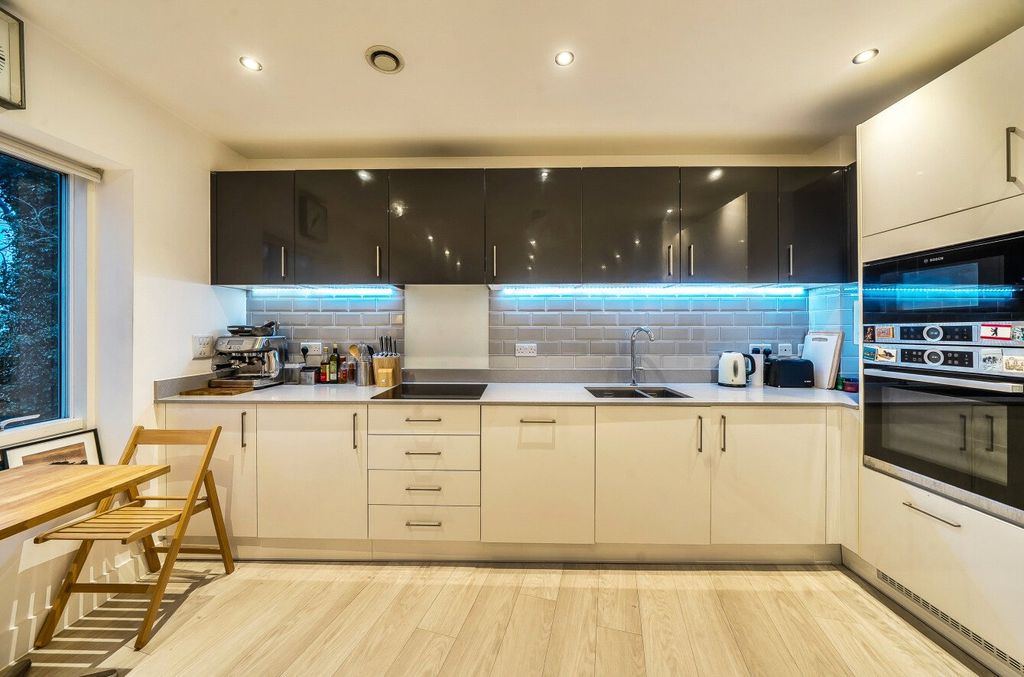 Property photo 2 of 23 Kitchen