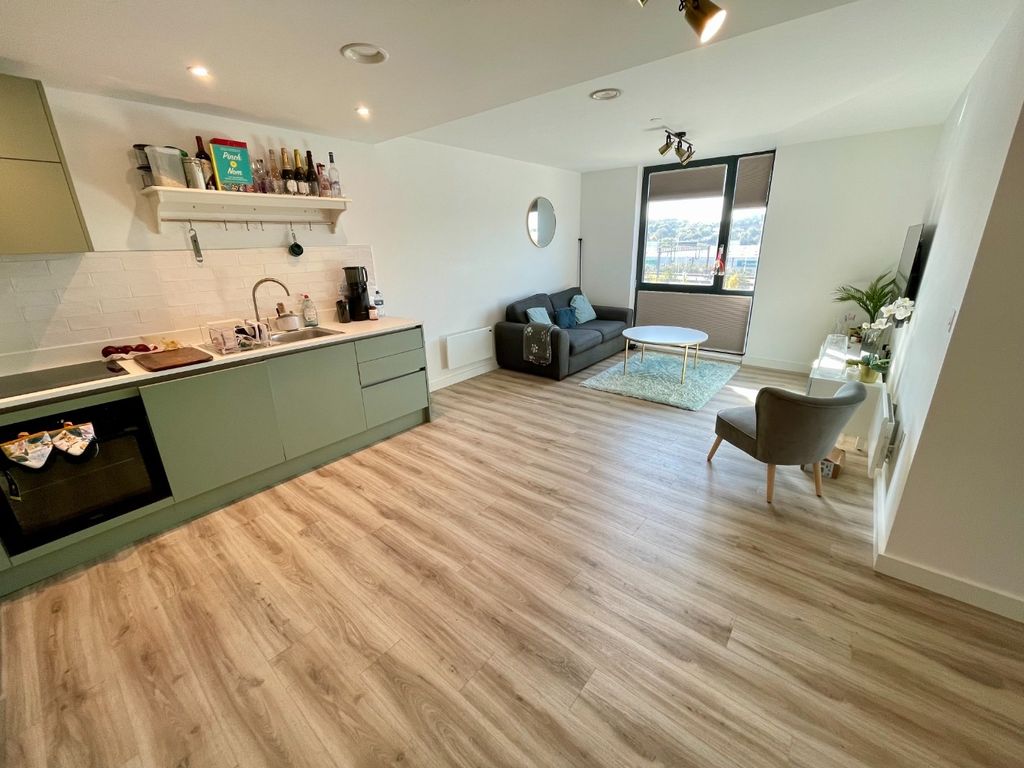 Property photo 2 of 6 3967592