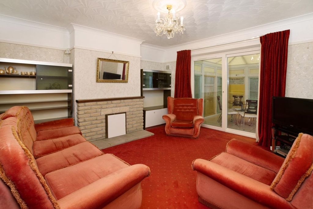 Property photo 3 of 16