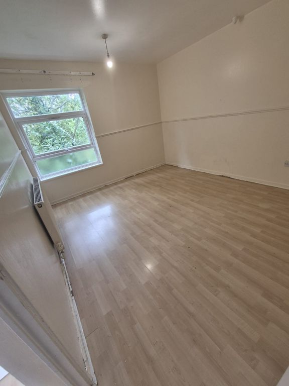 Property photo 2 of 5 Gallery