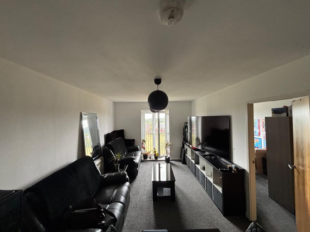 Property photo 1 of 6 Living Area