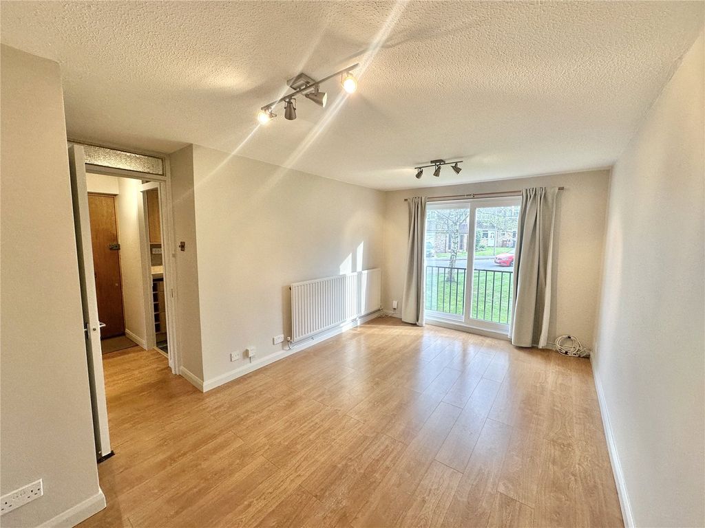 Property photo 2 of 12 Picture No. 24