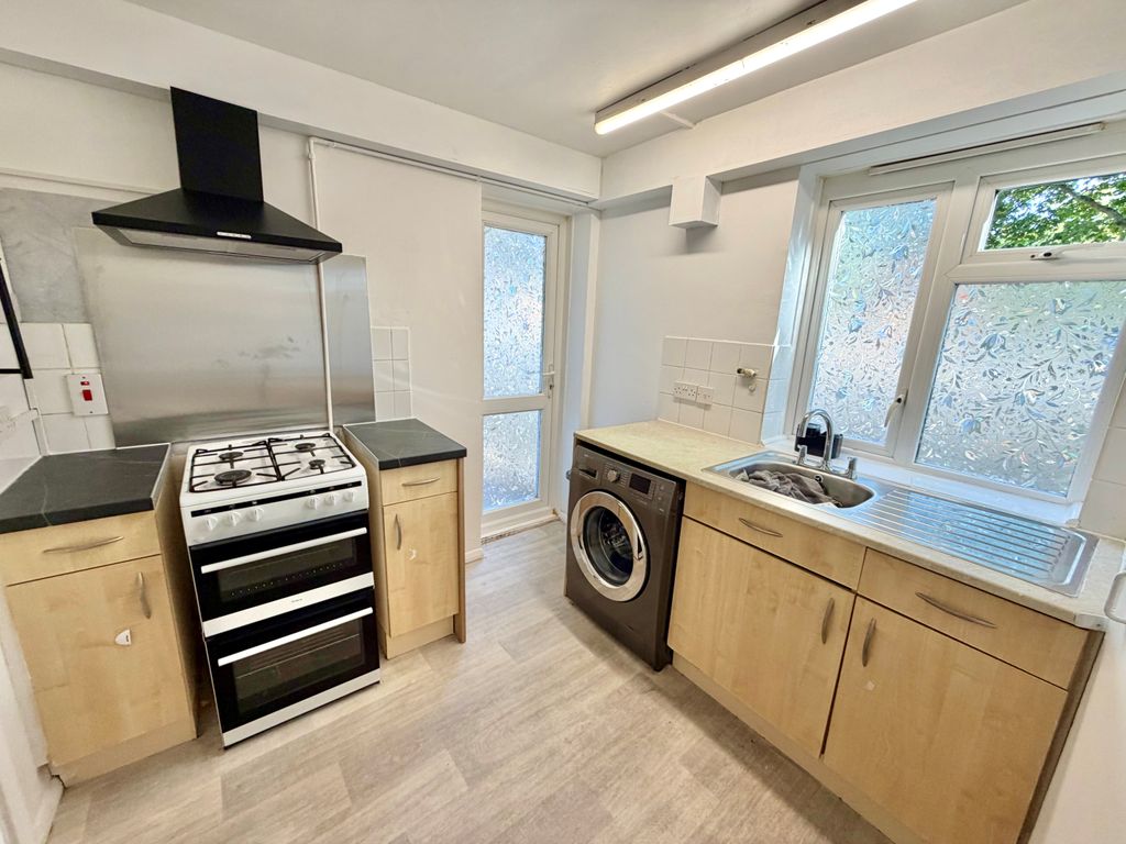 Property photo 3 of 17 Image