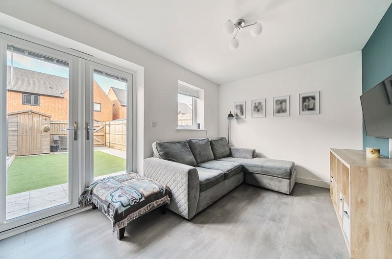 Property photo 2 of 16 Lounge Angle 1