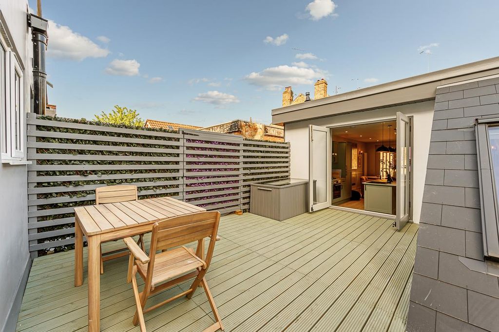Property photo 3 of 10 Roof Terrace