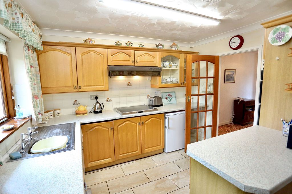 Property photo 3 of 30