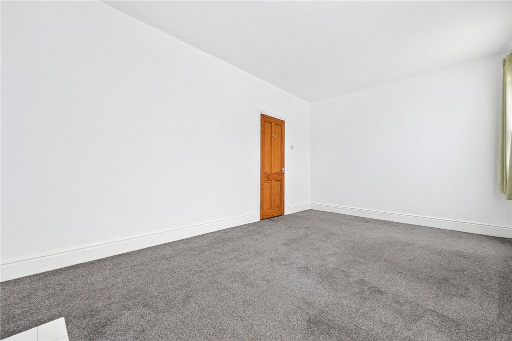 Property photo 3 of 13 Picture No. 18