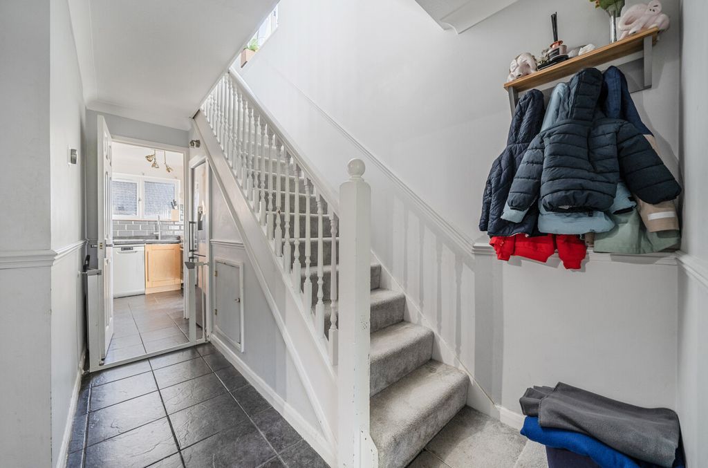 Property photo 3 of 16 1354645-11-68d17A...