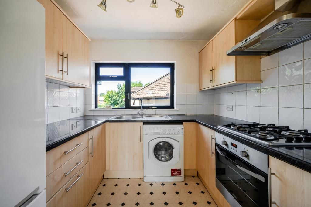 Property photo 3 of 20 Kitchen
