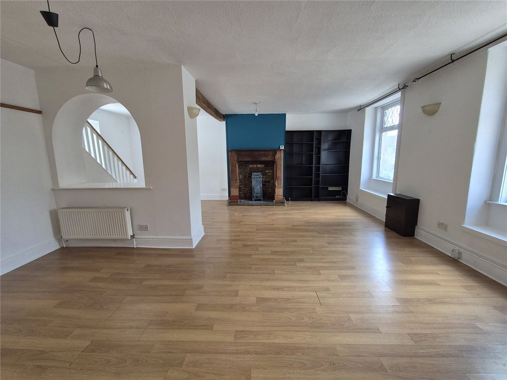 Property photo 3 of 18 Picture No. 05