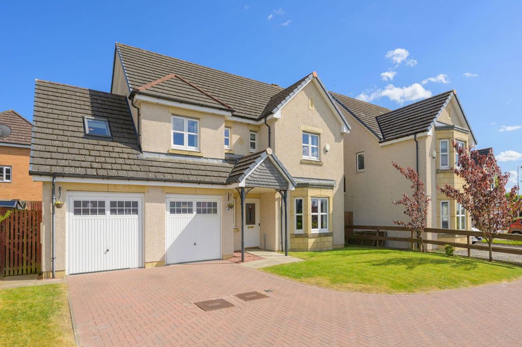 Property photo 1 of 39
