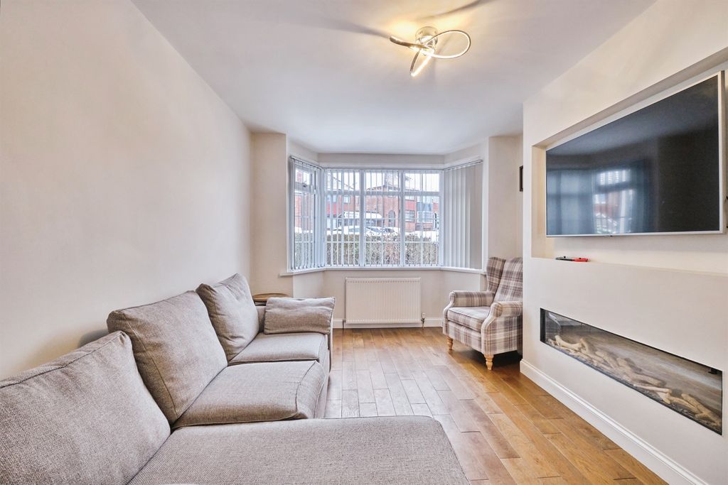 Property photo 3 of 20