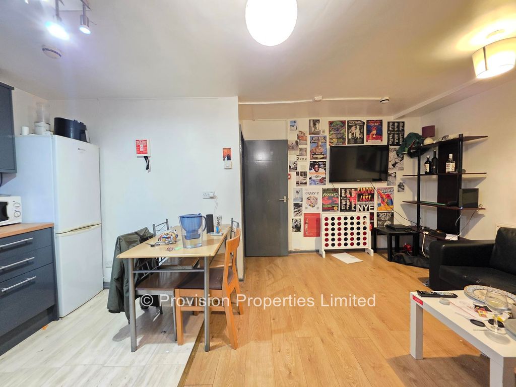 Property photo 2 of 8 Photo