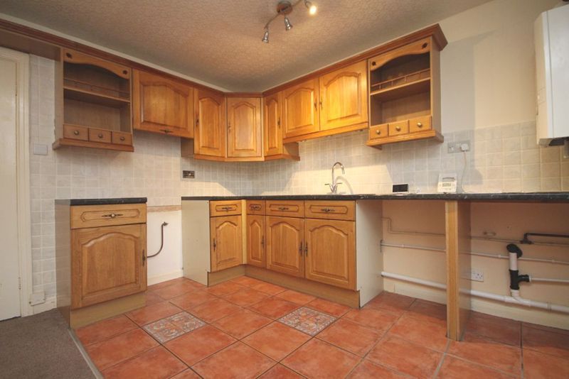 Property photo 3 of 9 Kitchen