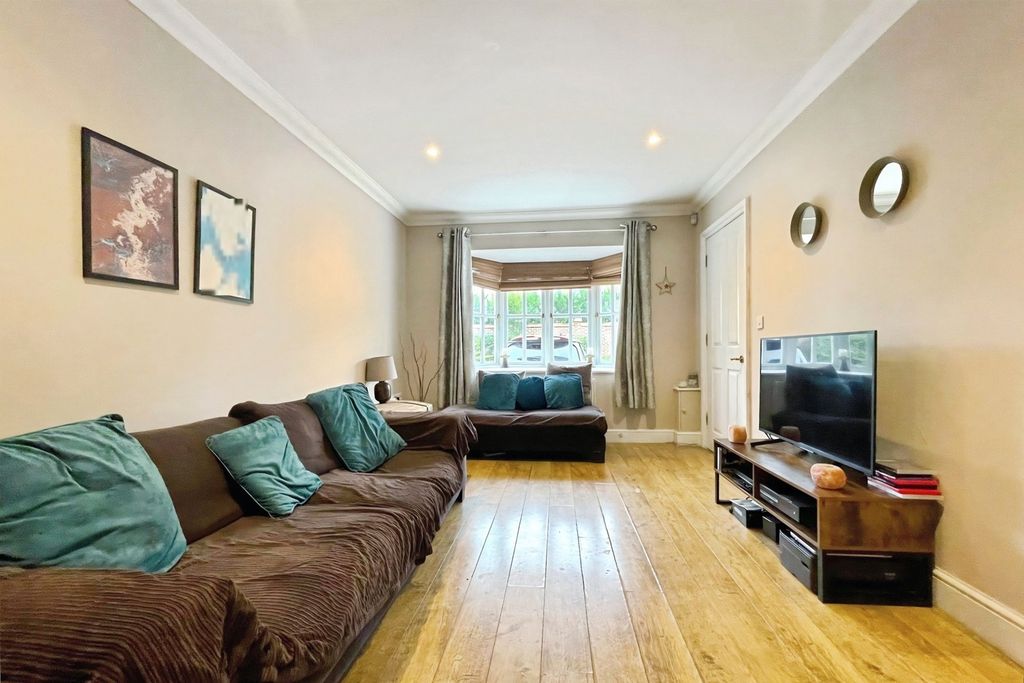 Property photo 2 of 12 Pbox-Img.Jpg